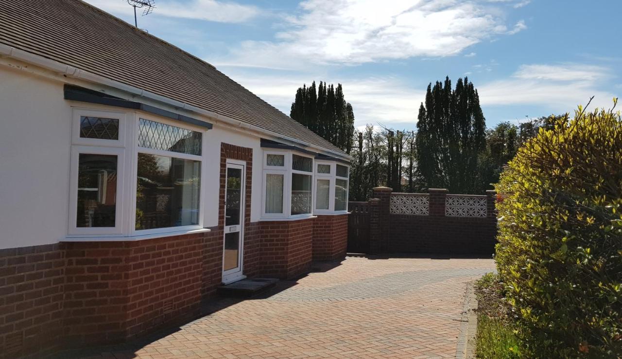 The Hermitage Private Detached Bungalow Villa Rhyl Exterior foto