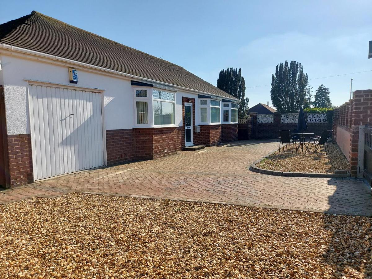 The Hermitage Private Detached Bungalow Villa Rhyl Exterior foto